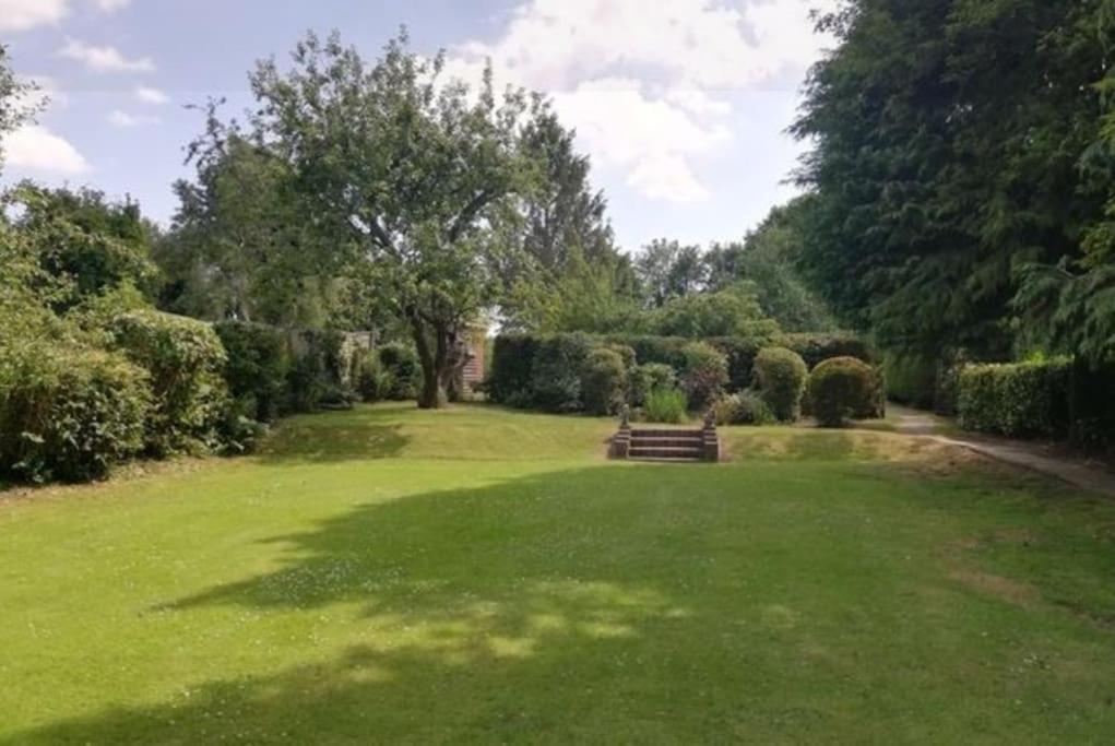 Sycamore Lodge Kent With Ev Zappi Type 2, Swimming Pool For A Fee Sellindge ภายนอก รูปภาพ