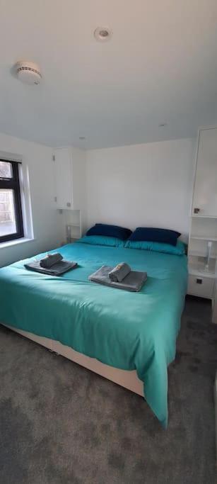 Sycamore Lodge Kent With Ev Zappi Type 2, Swimming Pool For A Fee Sellindge ภายนอก รูปภาพ